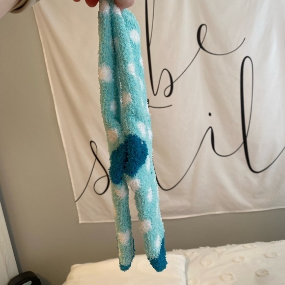 𝅺POLKA Dot Fuzzy Socks - Picture 6 of 7